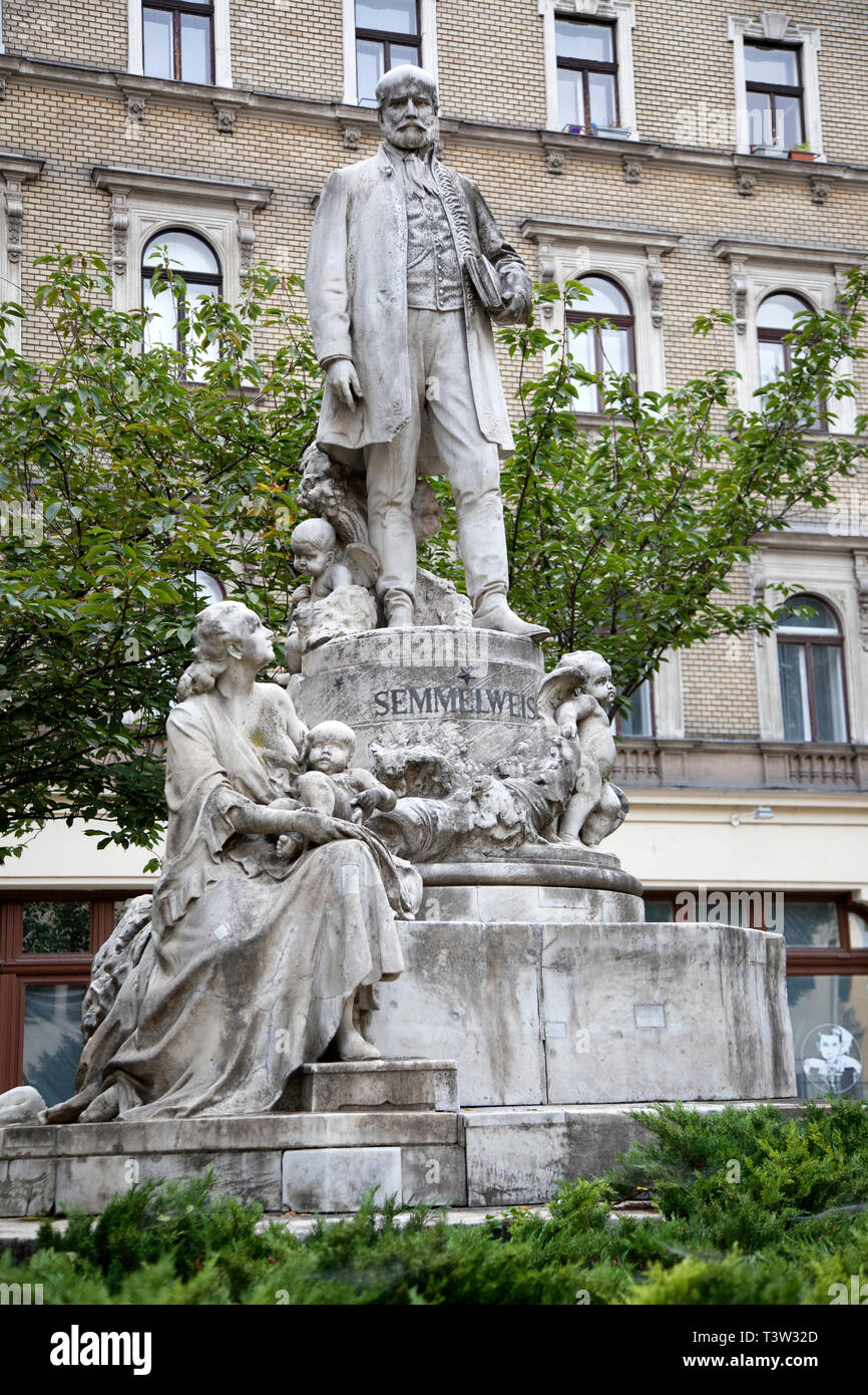 budapest-hungary-september-20-2017-this-beautiful-marble-monument