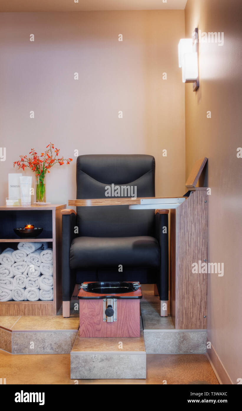 Pedicure foot bath station in beauty salon Stock Photo Alamy