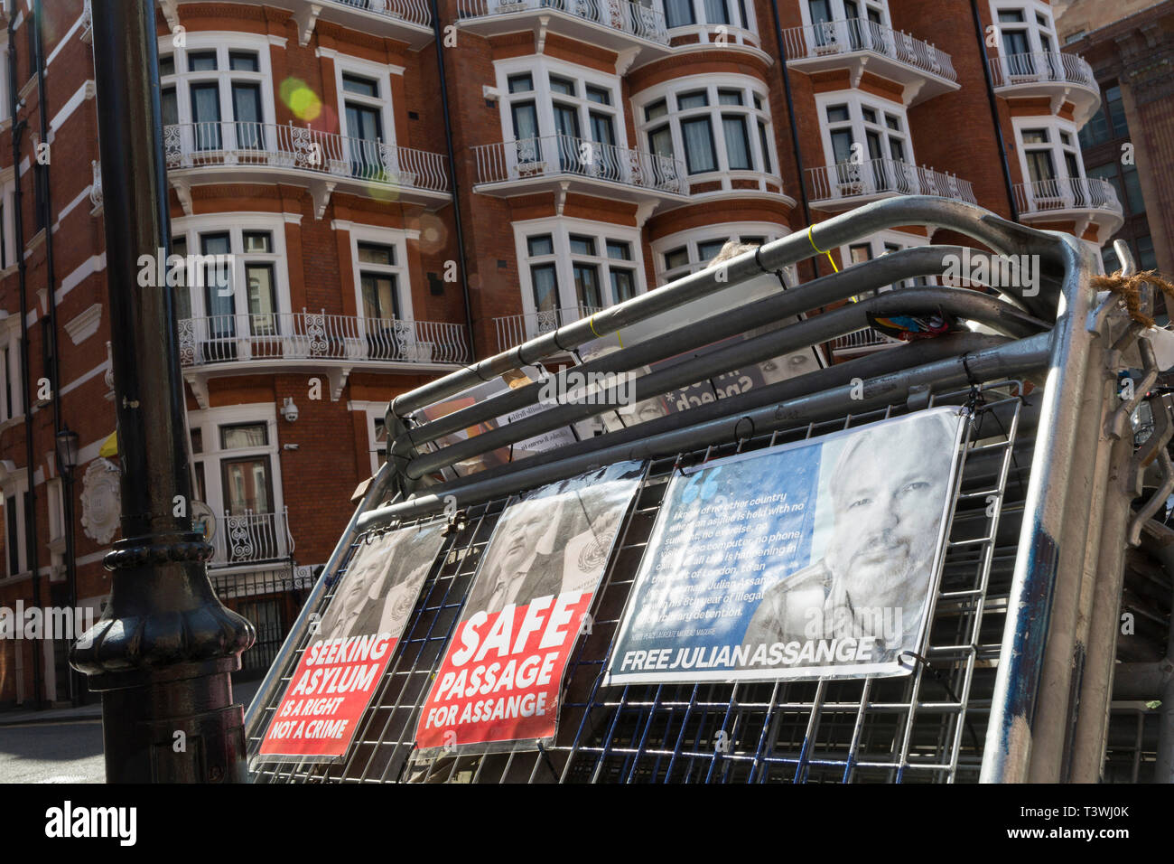 Assange Stock Photos Assange Stock Images Alamy