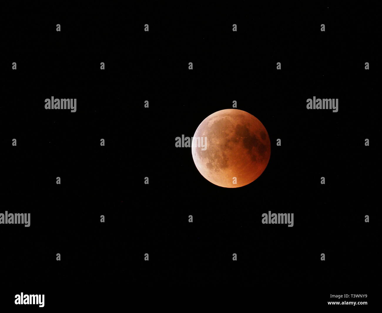Great Blood Moon during longest total Lunar Eclipse of XXI century on ...