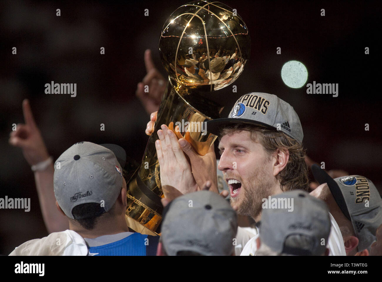 Larry o'brien trophy hi-res stock photography and images - Alamy