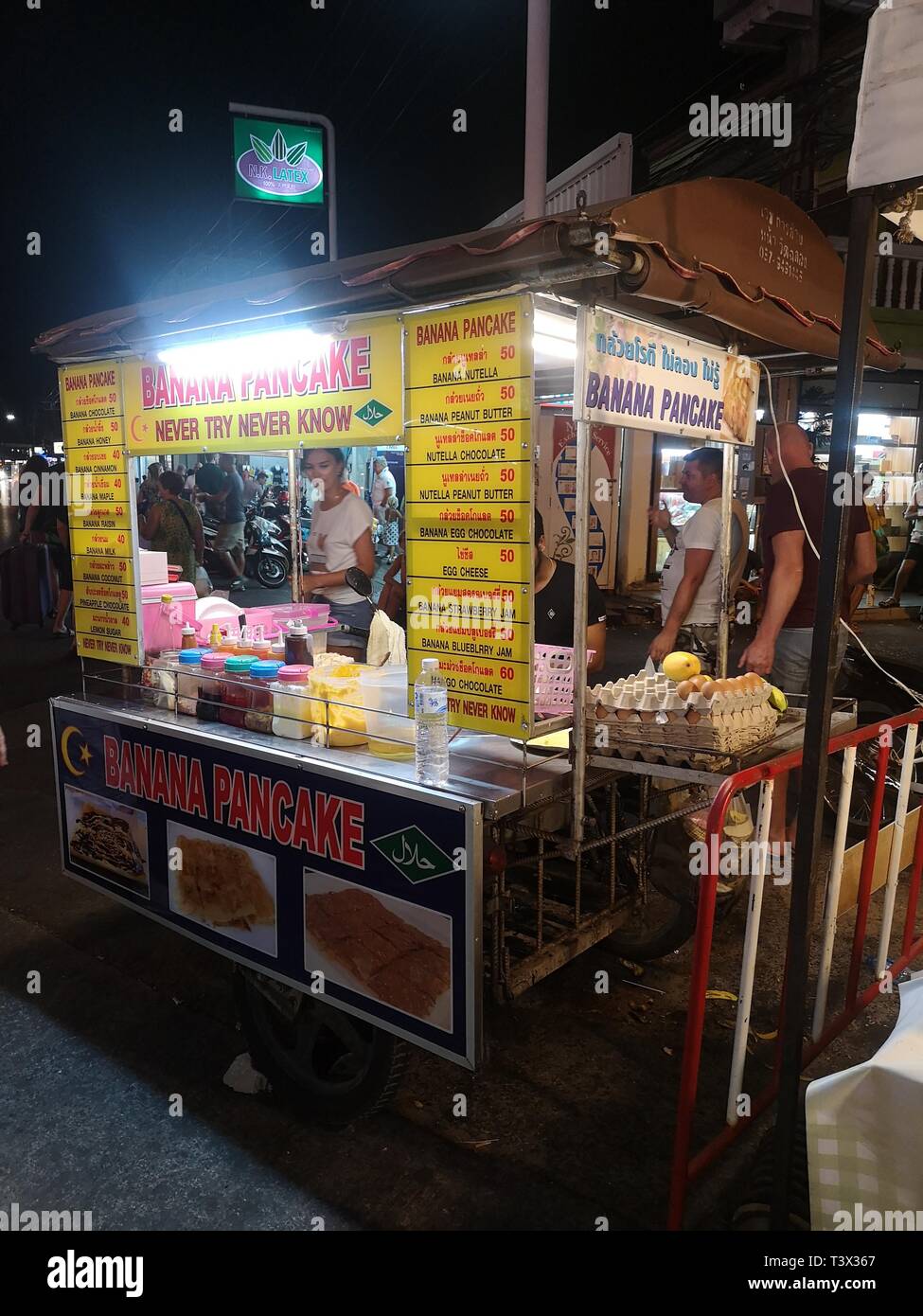 05 March 2019 Thailand Karon Beach A Booth Offering The Traditional Thai Dessert Roti At Temple Market In Karon Beach The Pancake Is Available In Different Fillings The Recipe Is Of Muslim