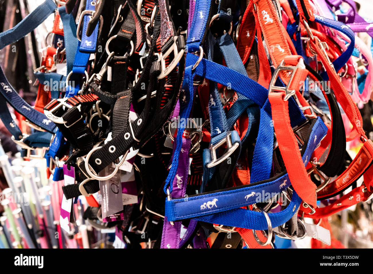 Neumünster, Germany. 12th Apr 2019. Snaffles hang on a stall of the 'Nordpferd'. Schleswig-Holstein's largest horse fair 'Nordpferd' was opened on 12 April and runs until 14 April. Photo: Frank Molter/dpa Credit: dpa picture alliance/Alamy Live News Stock Photo