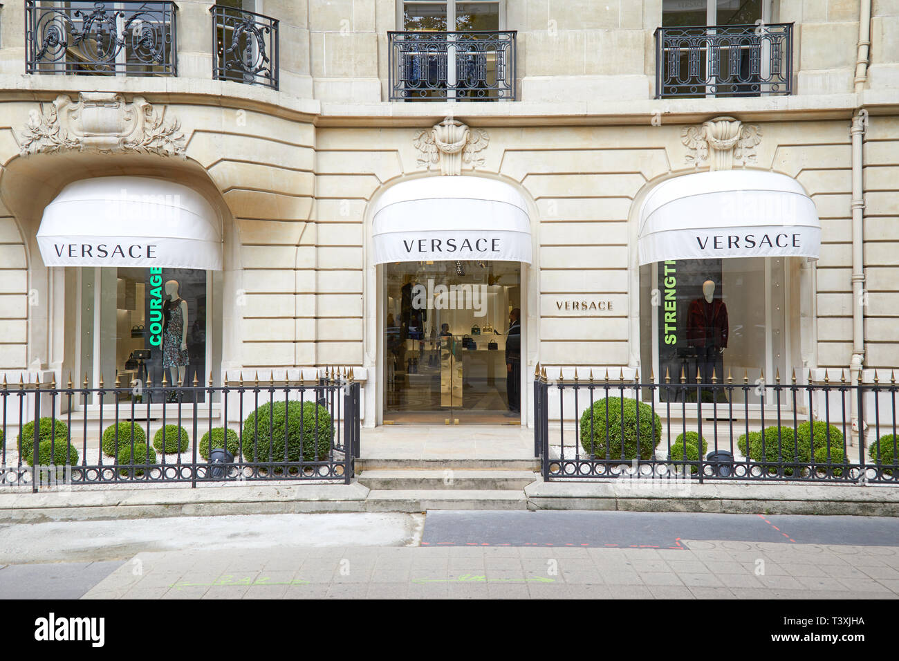 magasin versace paris