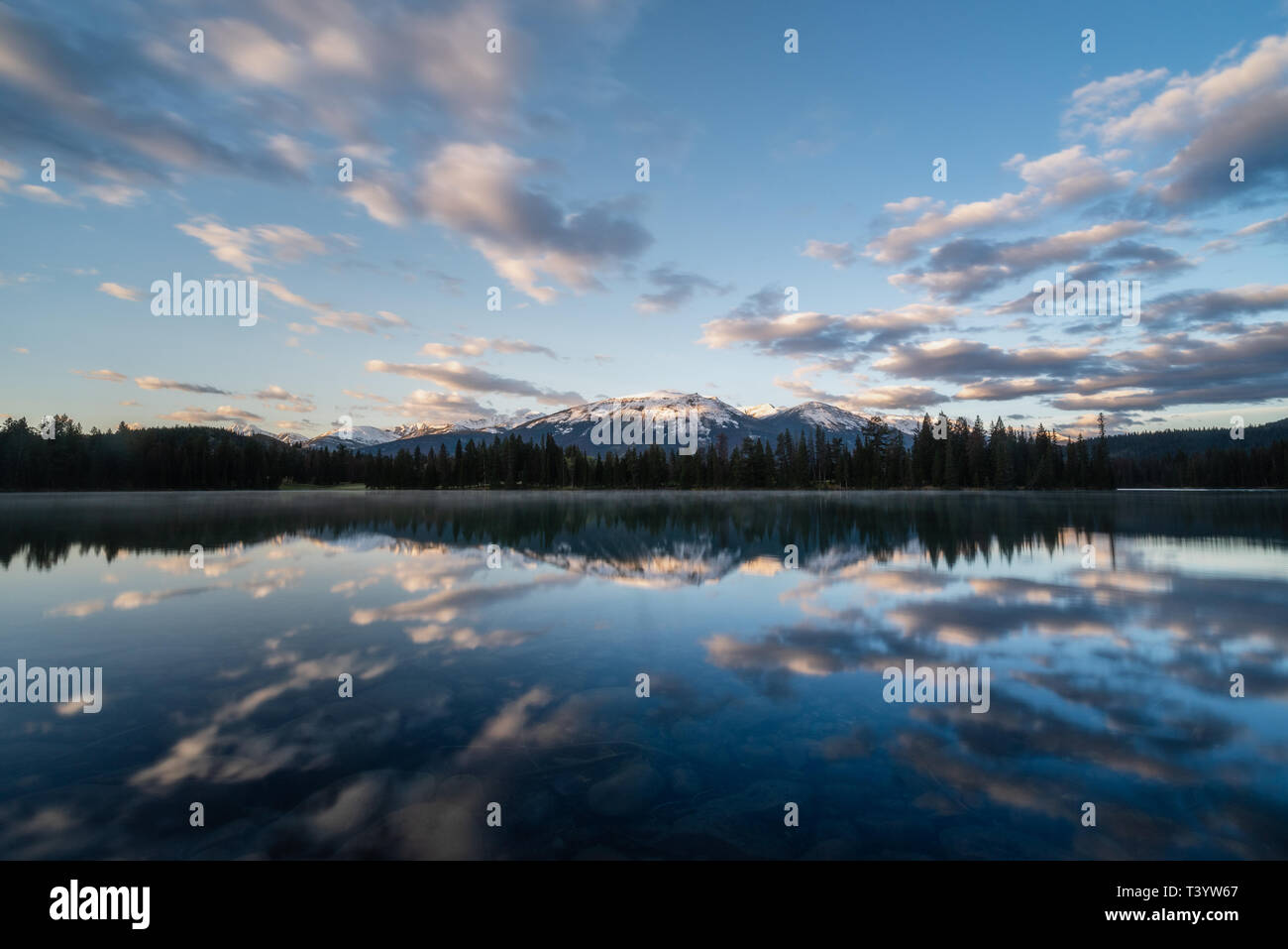 Reflection mountain in lake hi-res stock photography and images - Alamy