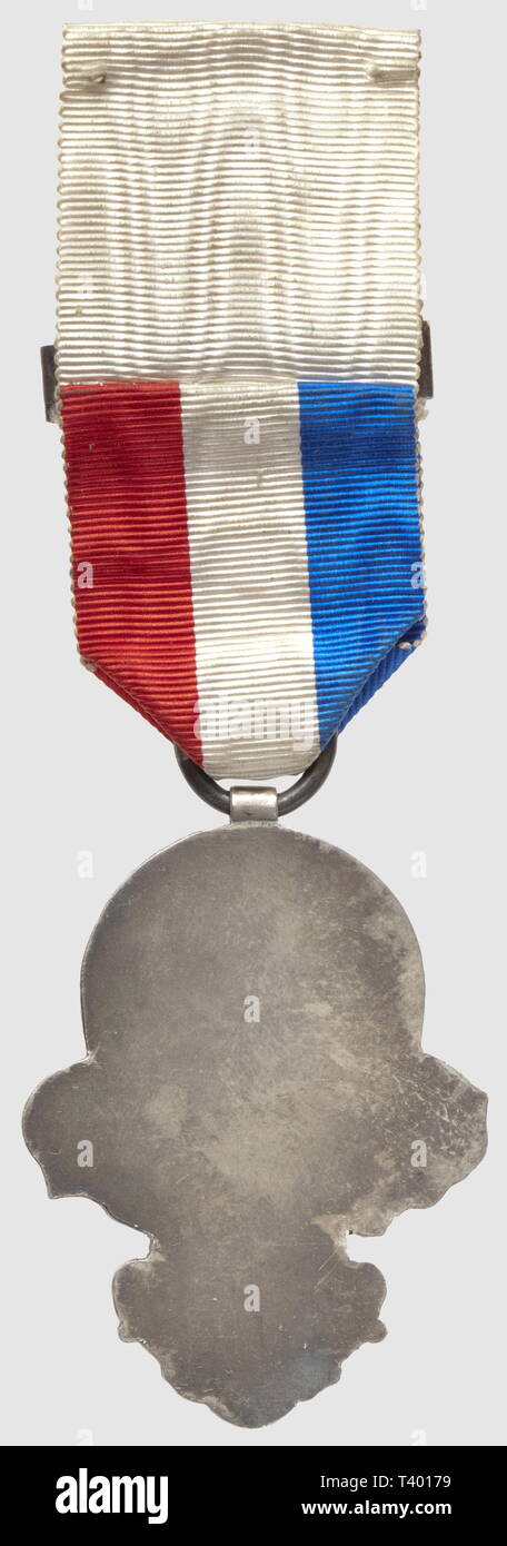 Médaille de la Société 'France - Japon, en argent, barrette 'Société France - Japon', période 1900, en argent, Additional-Rights-Clearance-Info-Not-Available Stock Photo