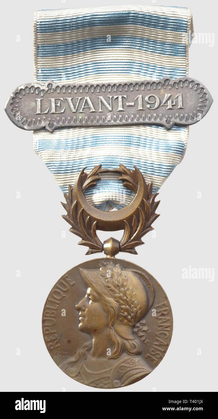 DEUXIEME GUERRE MONDIALE ET FRANCE OCCUPEE, Médaille du Levant, avec barrette 'Levant 1941', créée par le gouvernement de Vichy, Editorial-Use-Only Stock Photo