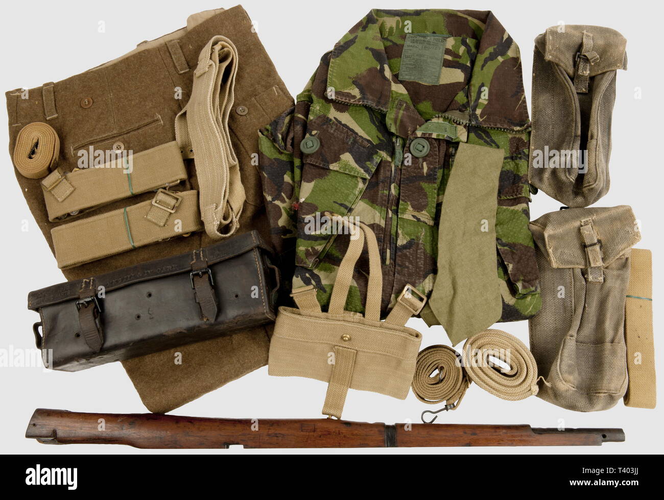 ARMEES ALLIEES 1939-1945, Equipements et petits matériels de l'armée  britannique, Pantalon BD belge en drap, paire de pouches web modifiés  après-guerre, deux ceinturons web Mle 37, paire de bretelles X-Straps web  datées