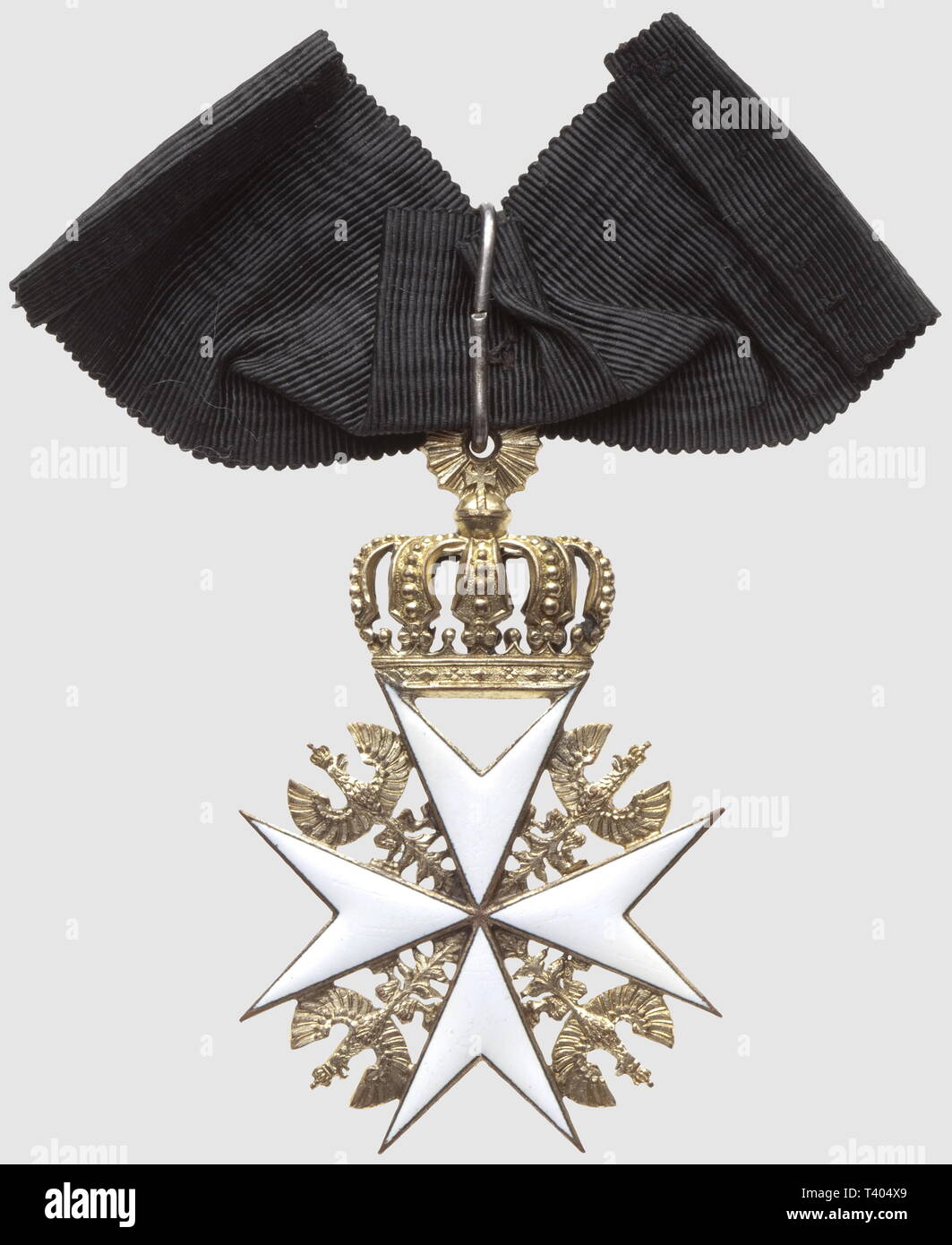 Ordre de Saint Jean de Jérusalem du Bailliage de Brandebourg, commandeur  avec couronne en bronze doré, 70 x 48mm, ruban court. Créé au 14ème siècle,  aboli en 1811, rétabli en mai 1812,