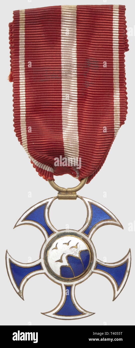 Ordre du Sokol ou Ordre du Faucon, croix de chevalier, diamètre 40mm. Créé en 1918 par le gouvernement provisoire, Additional-Rights-Clearance-Info-Not-Available Stock Photo