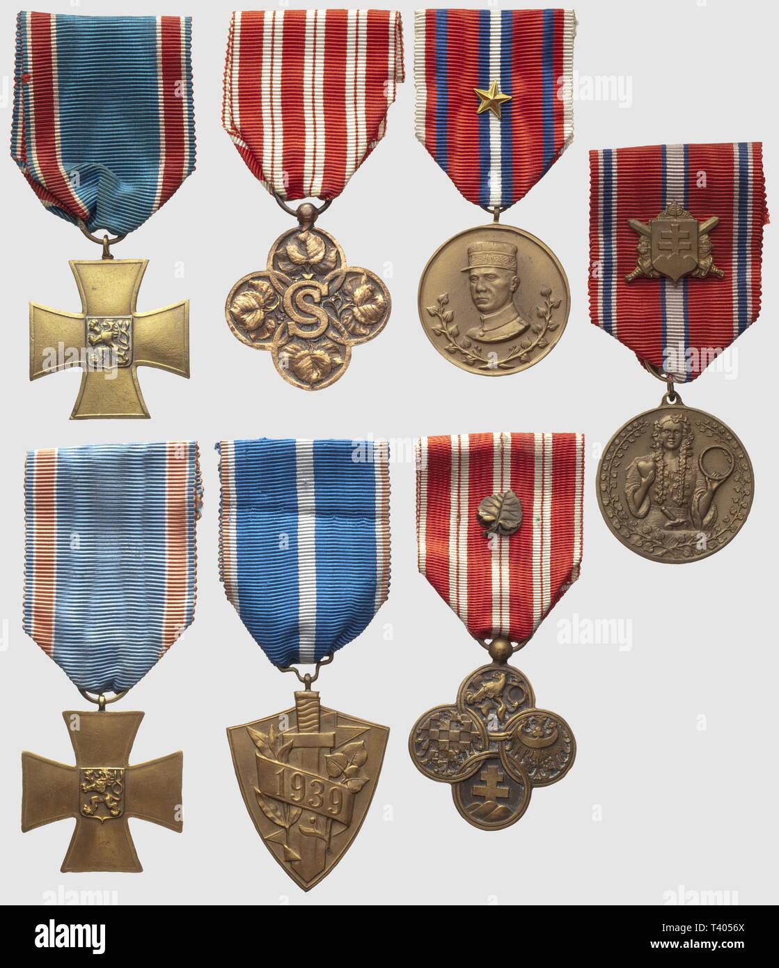 Ensemble de 7 médailles, divers de la 1ere et 2ème guerre, Editorial-Use-Only Stock Photo