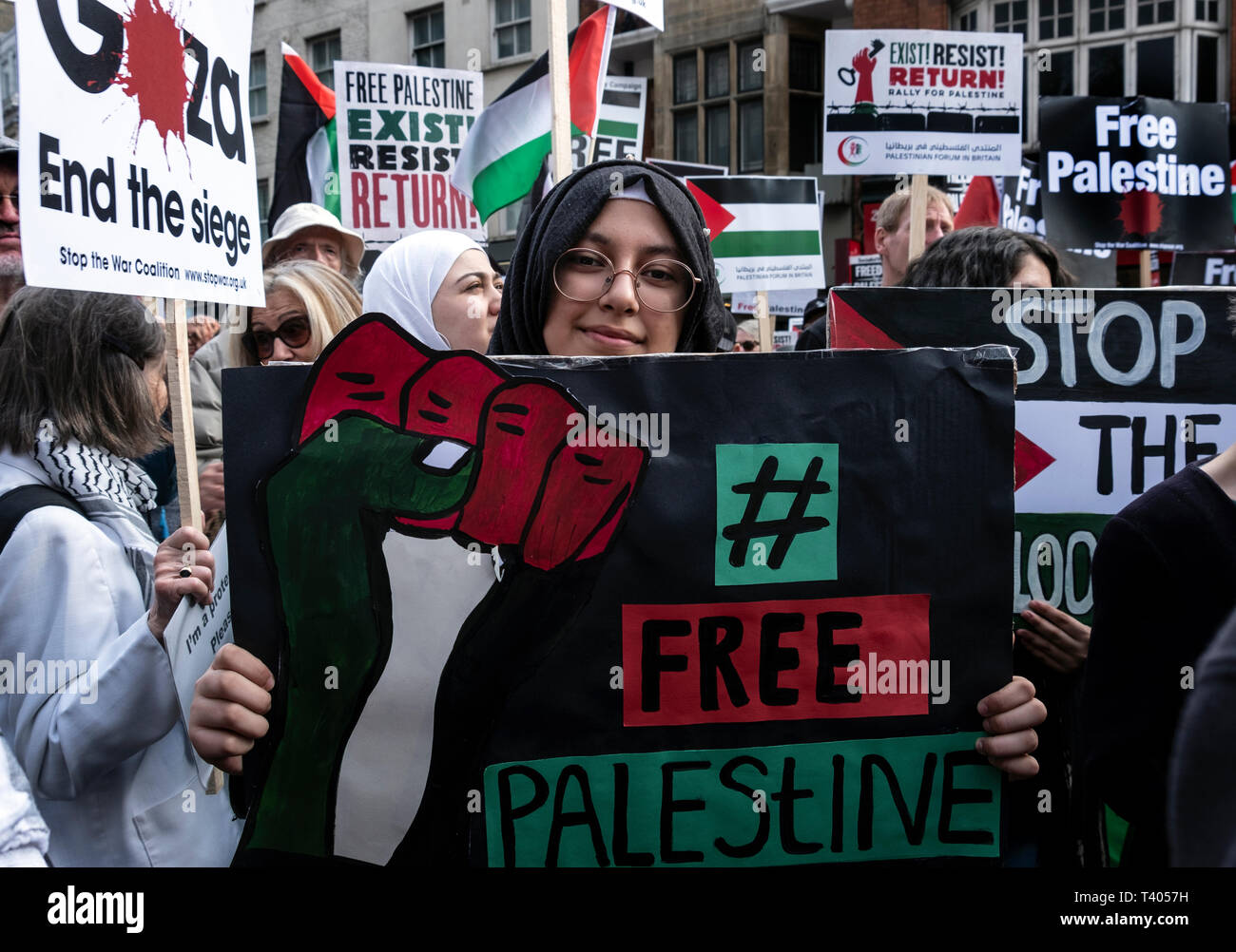 Rally for Palestine outside the Israeli Embassy: Exist,Resist, Return. A global call for solidarity on the 1st anniversary of the start of the Great Return March. Stock Photo