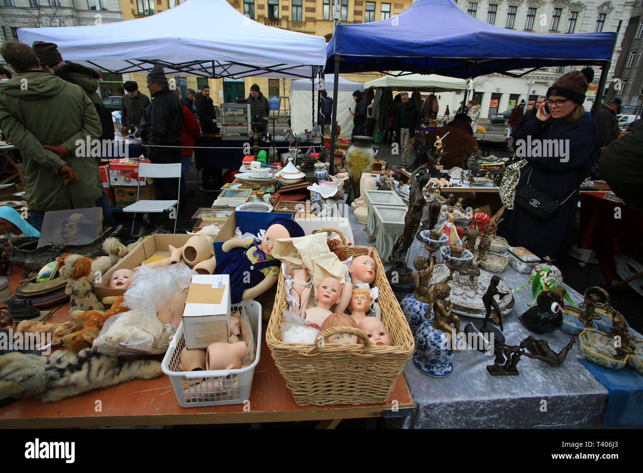 nasschmarkt flea market open on saturday and the biggest flea market in