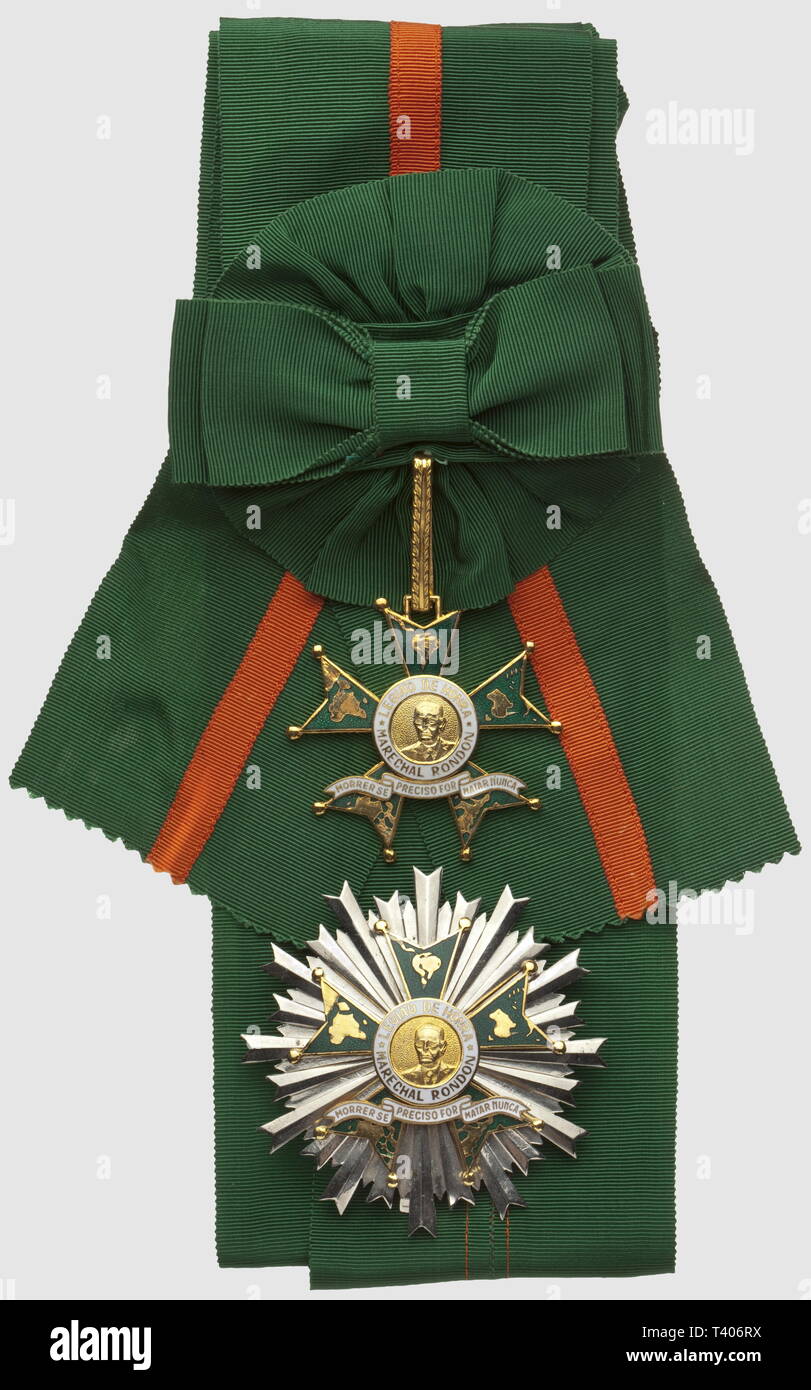 Ordre de la Légion d'Honneur du Maréchal Rondon, ensemble de grand croix,  plaque, diamètre 81mm, bijou, dimensions 90 x 62mm, avec son écharpe  d'origine. Candido Mariano da Silva Rondon, plus connu sous
