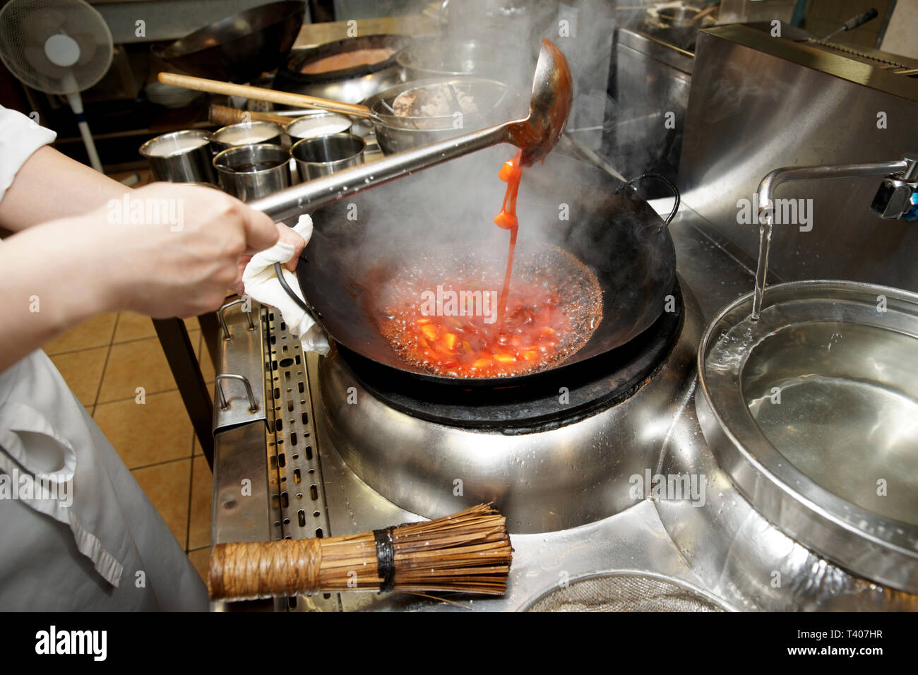 Kitchen Clips: Inside the kitchen of Wong Wok Chinese Restaurant