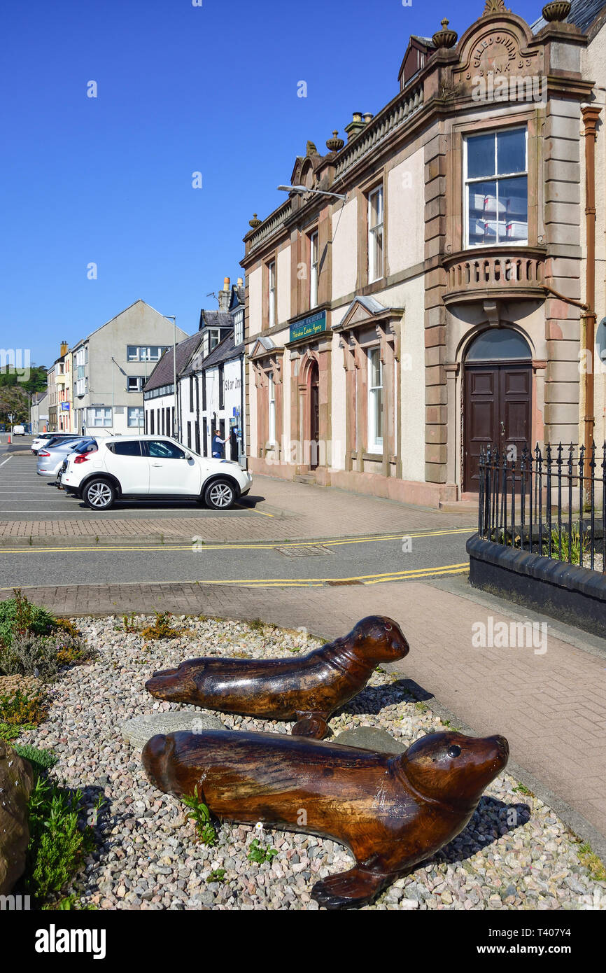 Wooden seal sculptures, South Beach, Stornoway, Isle of Lewis, Outer Hebrides, Scotland, United Kingdom Stock Photo