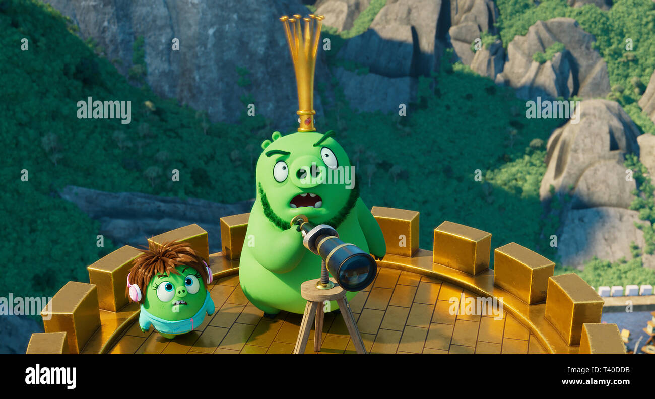 Courtney (Awkwafina) and Leonard (Bill Hader) in Columbia Pictures and Rovio Animations' ANGRY BIRDS 2. (2019) Photo credit: Columbia Pictures / The Hollywood Archive Stock Photo