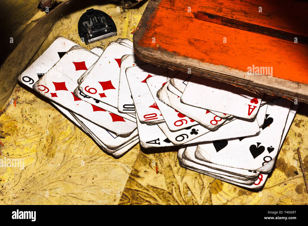 Old dirty playing cards hires stock photography and images Alamy