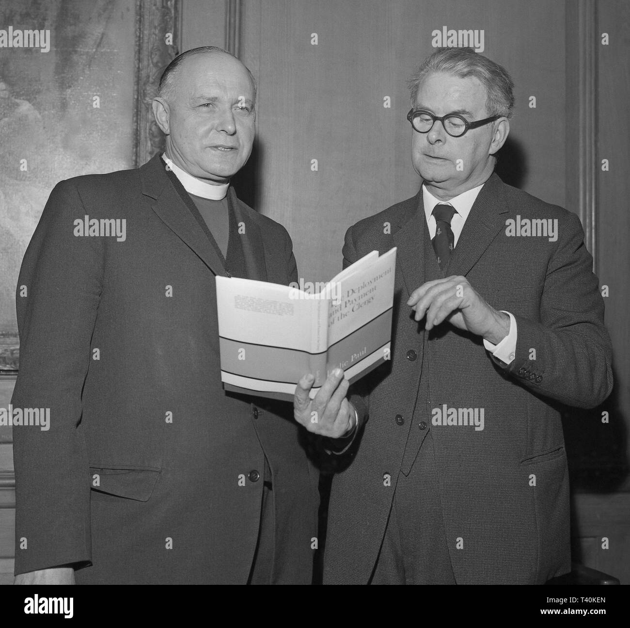 Dr Riches, the of Lincoln, discusses Leslie Paul's (r