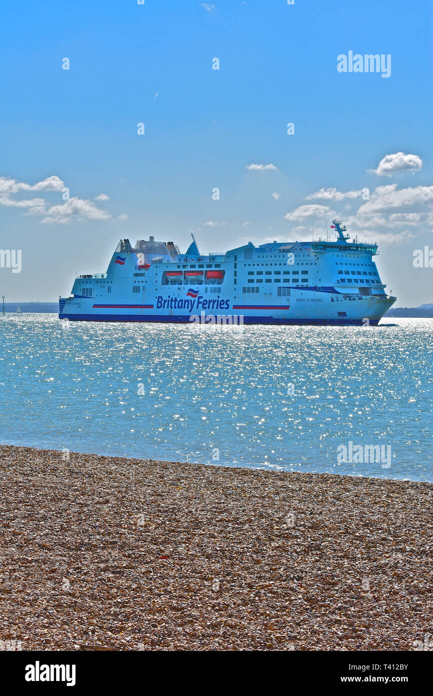 Ferry mont st michel hires stock photography and images Alamy