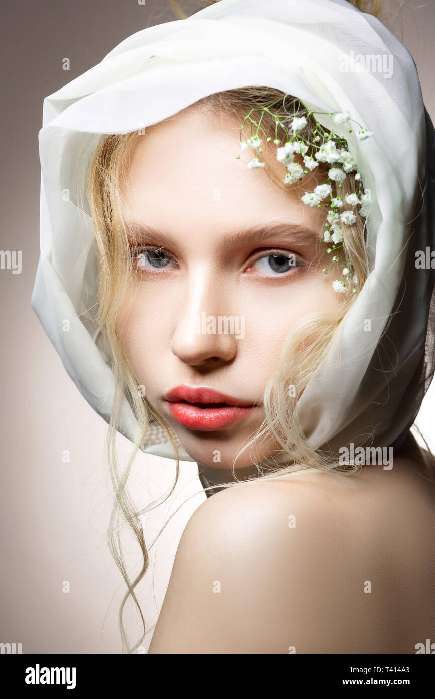 Blonde blue eyed female model hi-res stock photography and images - Alamy