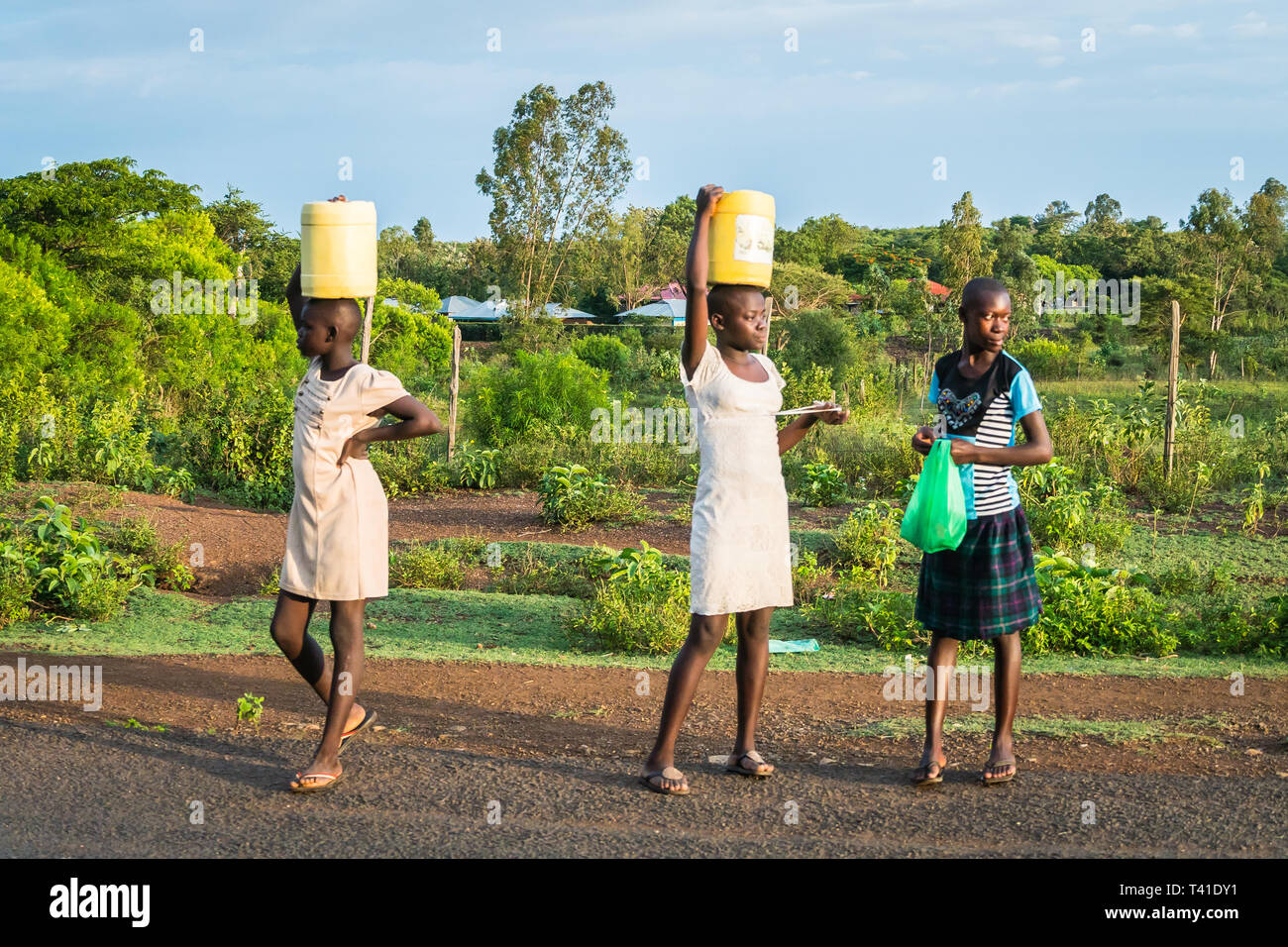 Clean water supply kenya hires stock photography and images Alamy