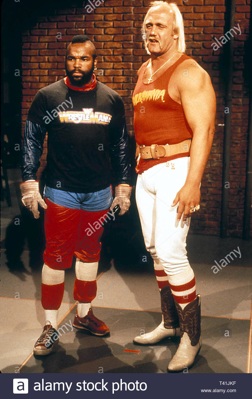 Hulk Hogan and Mr. T in 1985 promoting Wrestlemania 1 on Saturday Night  Live Credit: 1682712Globe Photos/MediaPunch Stock Photo - Alamy