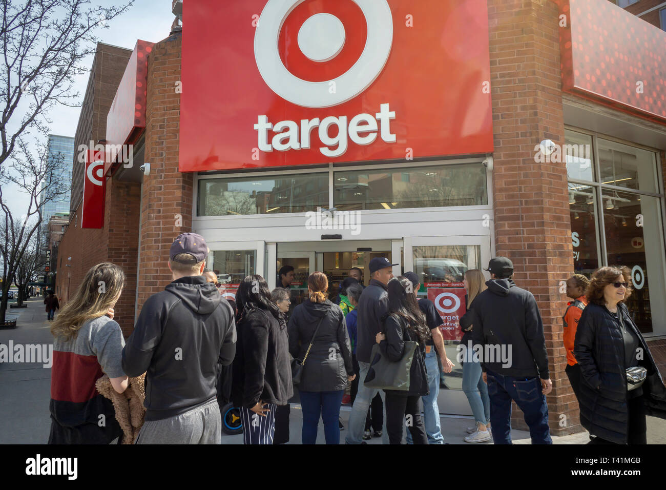 Target store storefront hires stock photography and images Alamy