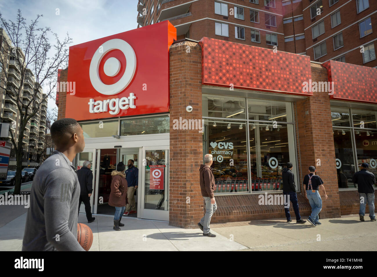 Target Store Storefront High Resolution Stock Photography and Images
