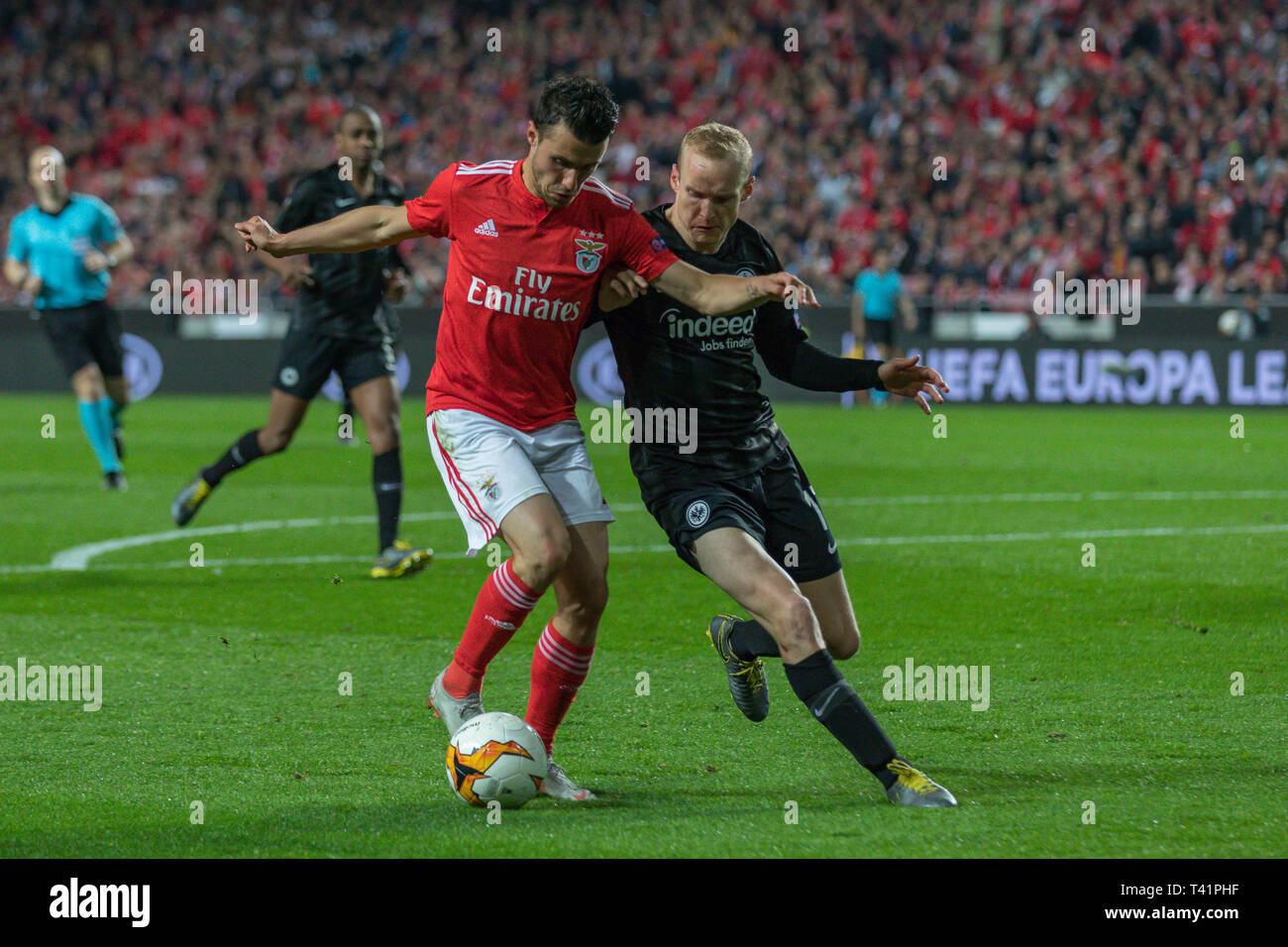 April 11, 2019. Lisbon, Portugal. Benfica's defender from France Sebastien Corchia (7) and Eintracht Frankfurt's midfielder from Germany Sebastian Rode (17) in action during the game of the UEFA Europa League, Quarter Finals, SL Benfica vs Eintracht Frankfurt © Alexandre de Sousa/Alamy Live News Stock Photo