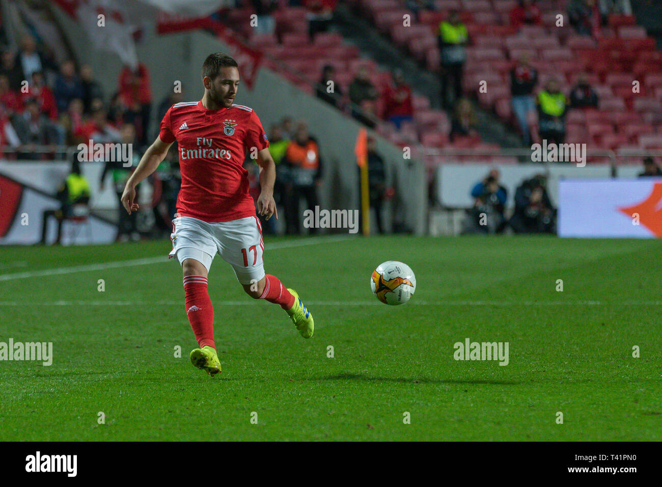 April 11, 2019. Lisbon, Portugal. Benfica's forward from Serbia Andrija Zivkovic (17) in action during the game of the UEFA Europa League, Quarter Finals, SL Benfica vs Eintracht Frankfurt © Alexandre de Sousa/Alamy Live News Stock Photo
