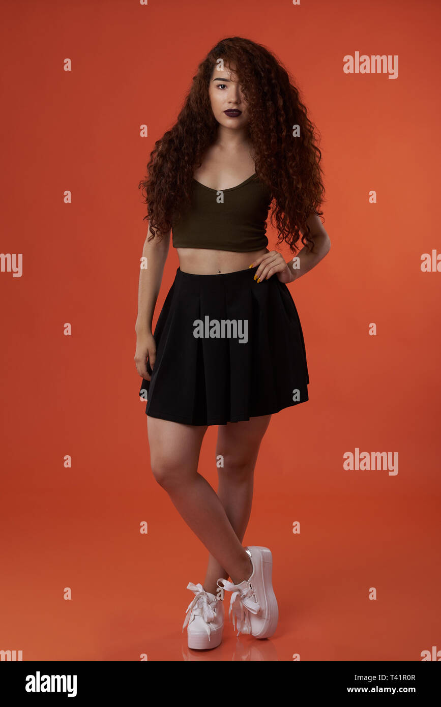Beautiful legs crossed hi-res stock photography and images - Alamy