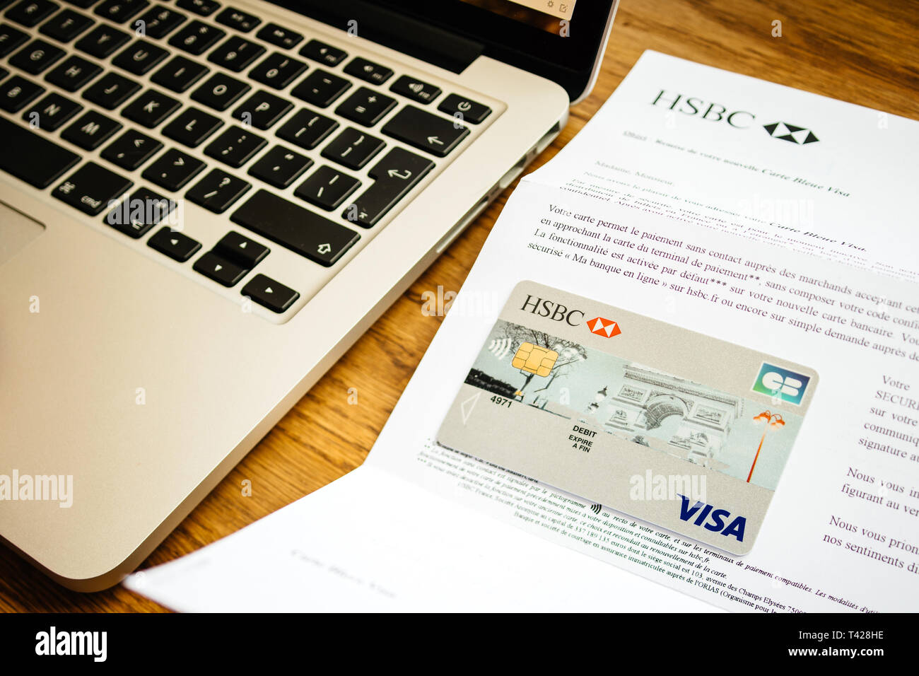 Hsbc credit card hi-res stock photography and images - Alamy