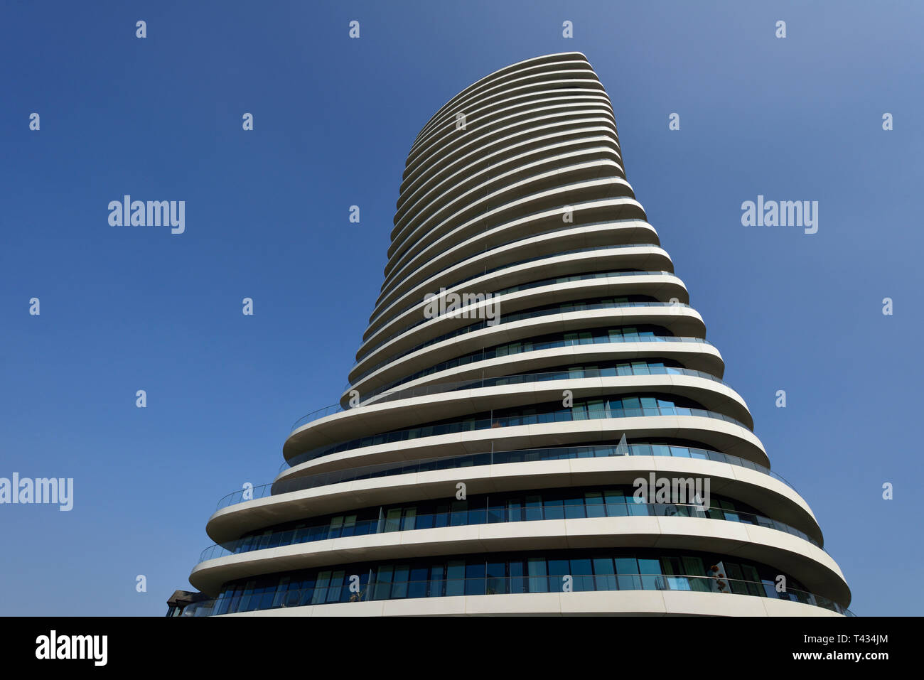 Luxury Thames view residences, Lombard Wharf, 12 Lombard Road