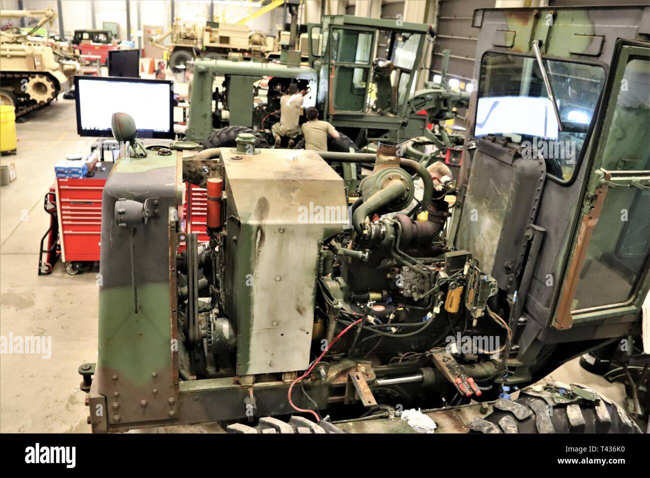 Students in the 91L10 Construction Equipment Maintenance Repairer ...