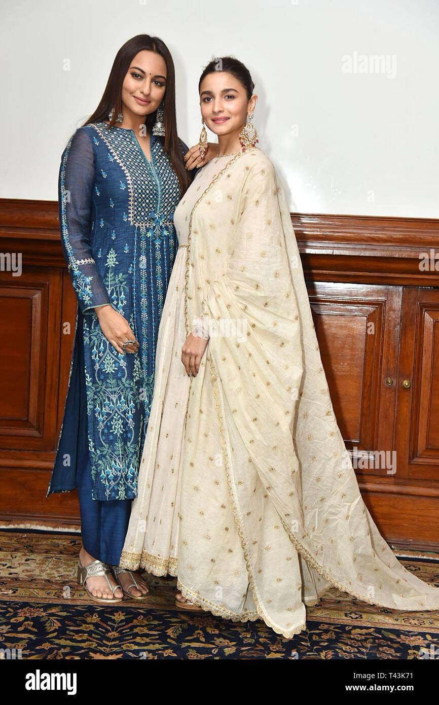 Sonakshi High Resolution Stock Photography And Images Alamy