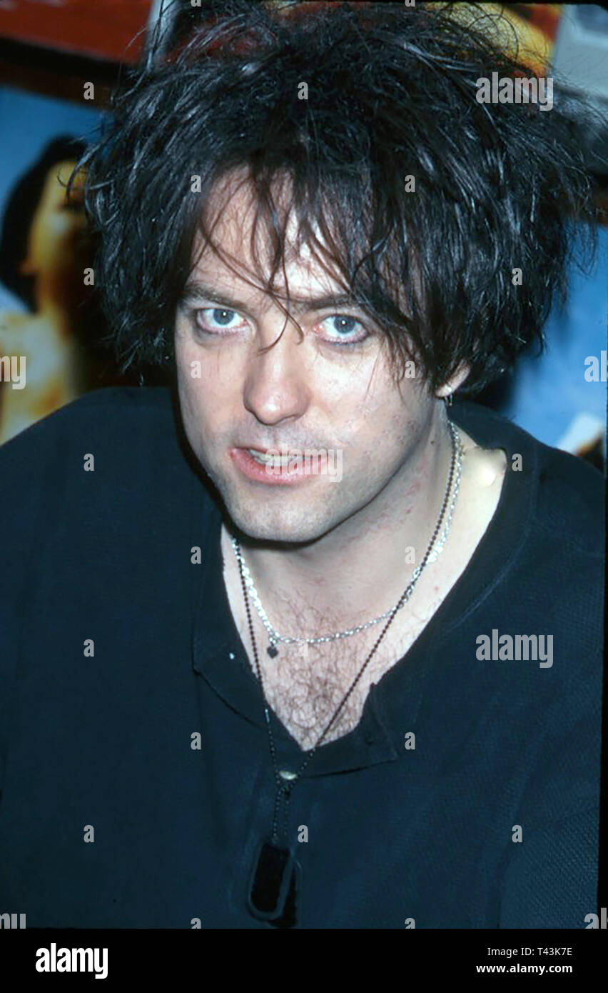 Robert smith cure hi-res stock photography and images - Alamy Robert smith cure hi-res stock photography and images - Alamy