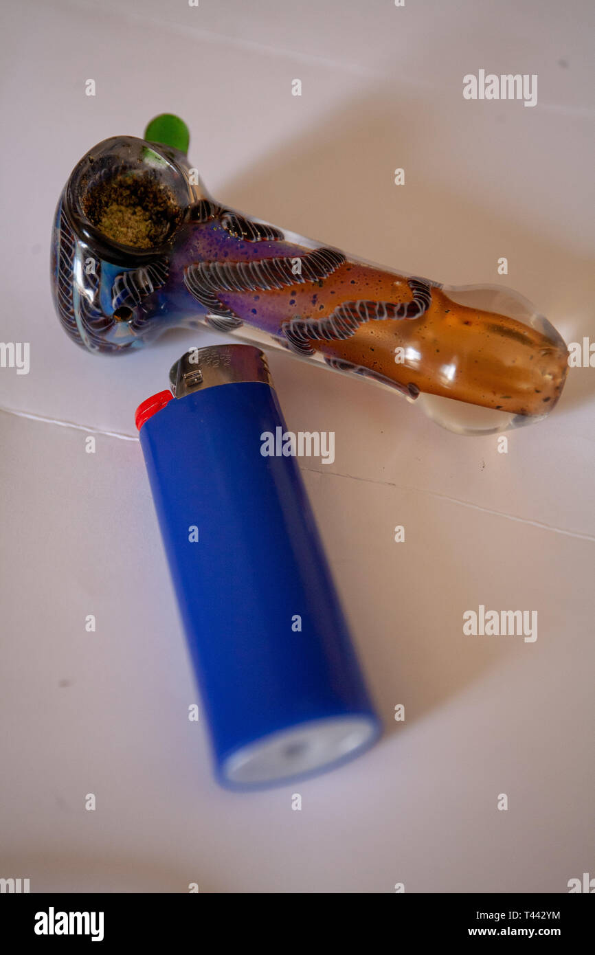 Marijuana lighter hires stock photography and images Alamy