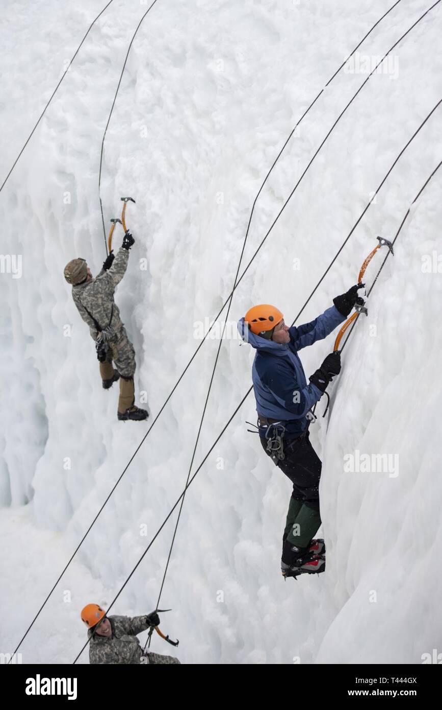 Basic military mountaineering course hires stock photography and