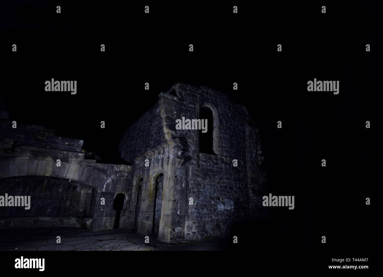 Haunting ruins hi-res stock photography and images - Alamy