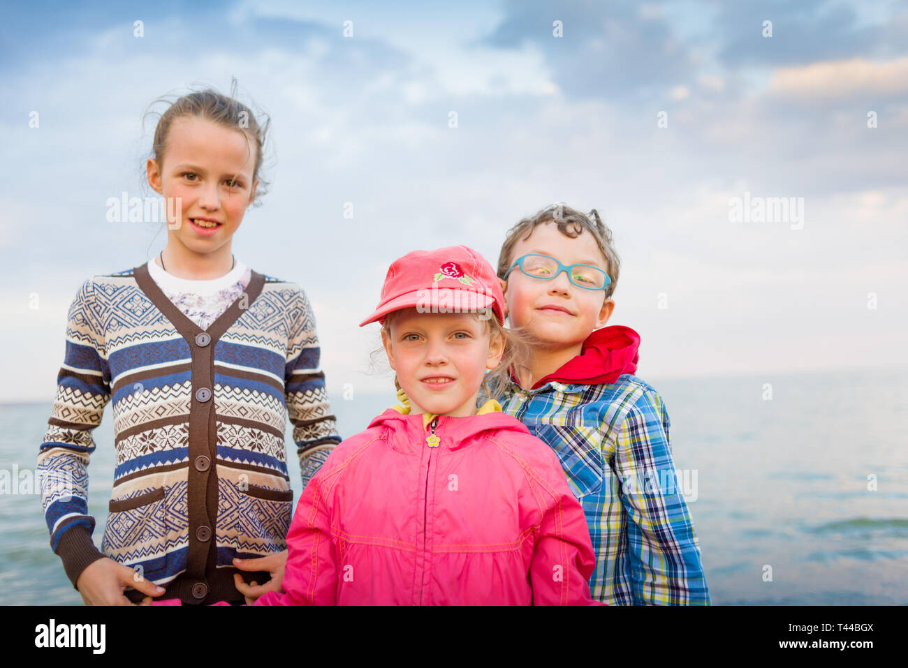Children playing outside hi-res stock photography and images - Alamy