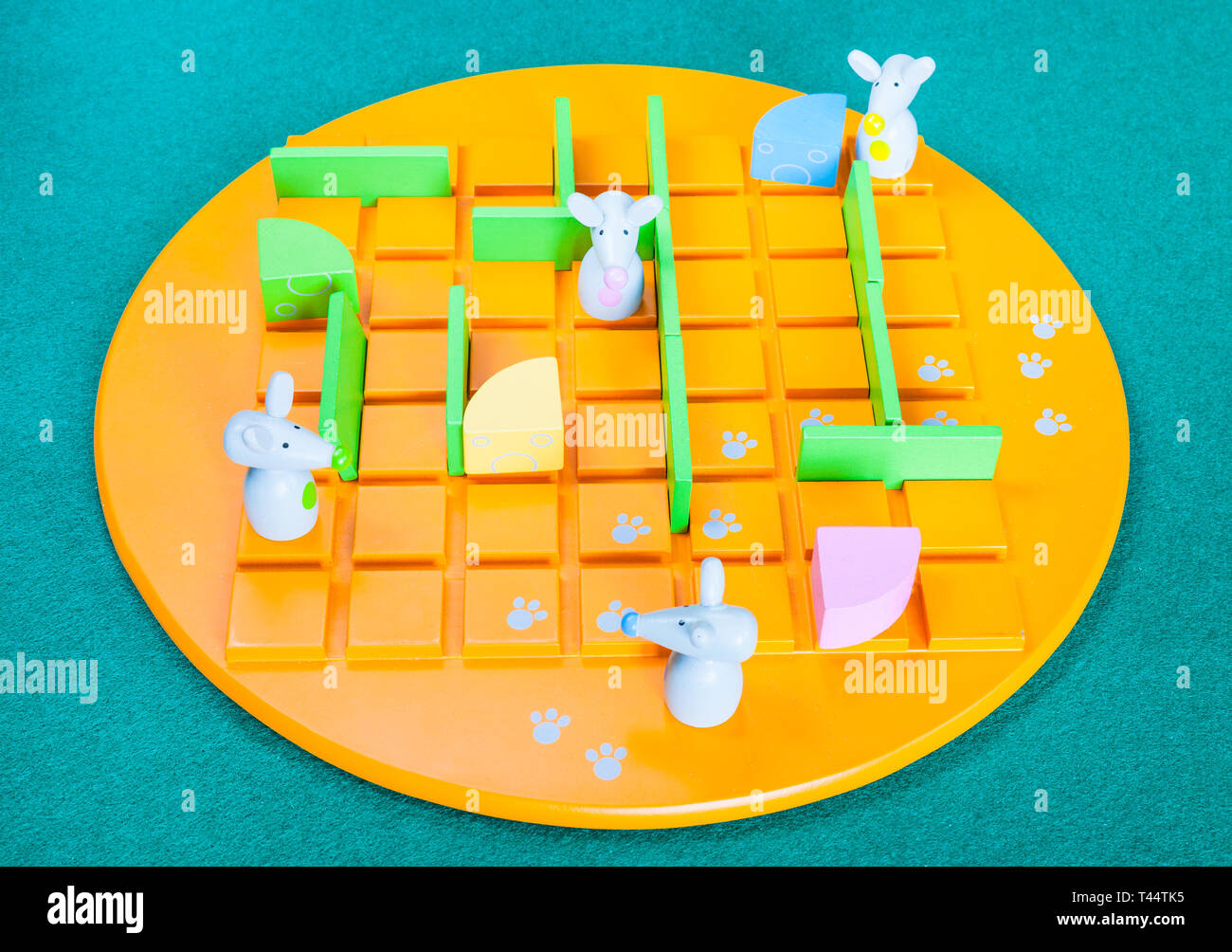 Mouse cheese board hires stock photography and images Alamy