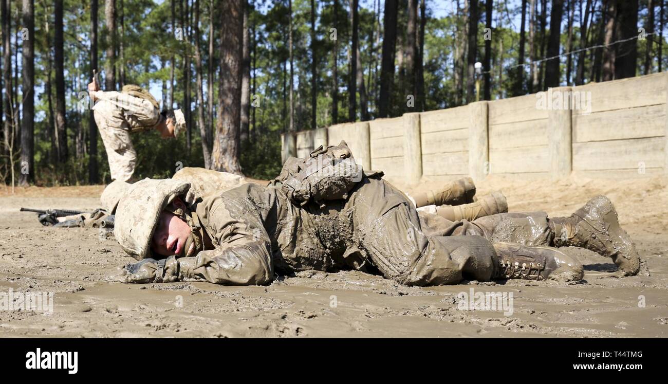 Recruits with November Company, 4th Recruit Training Battalion ...