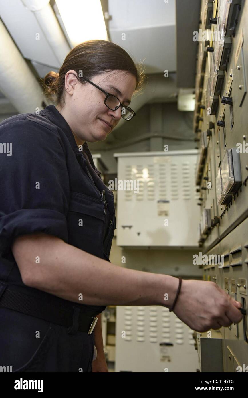NORFOLK, Va. (Feb. 25, 2019) Electrician's Mate 2nd Class Samantha Reed