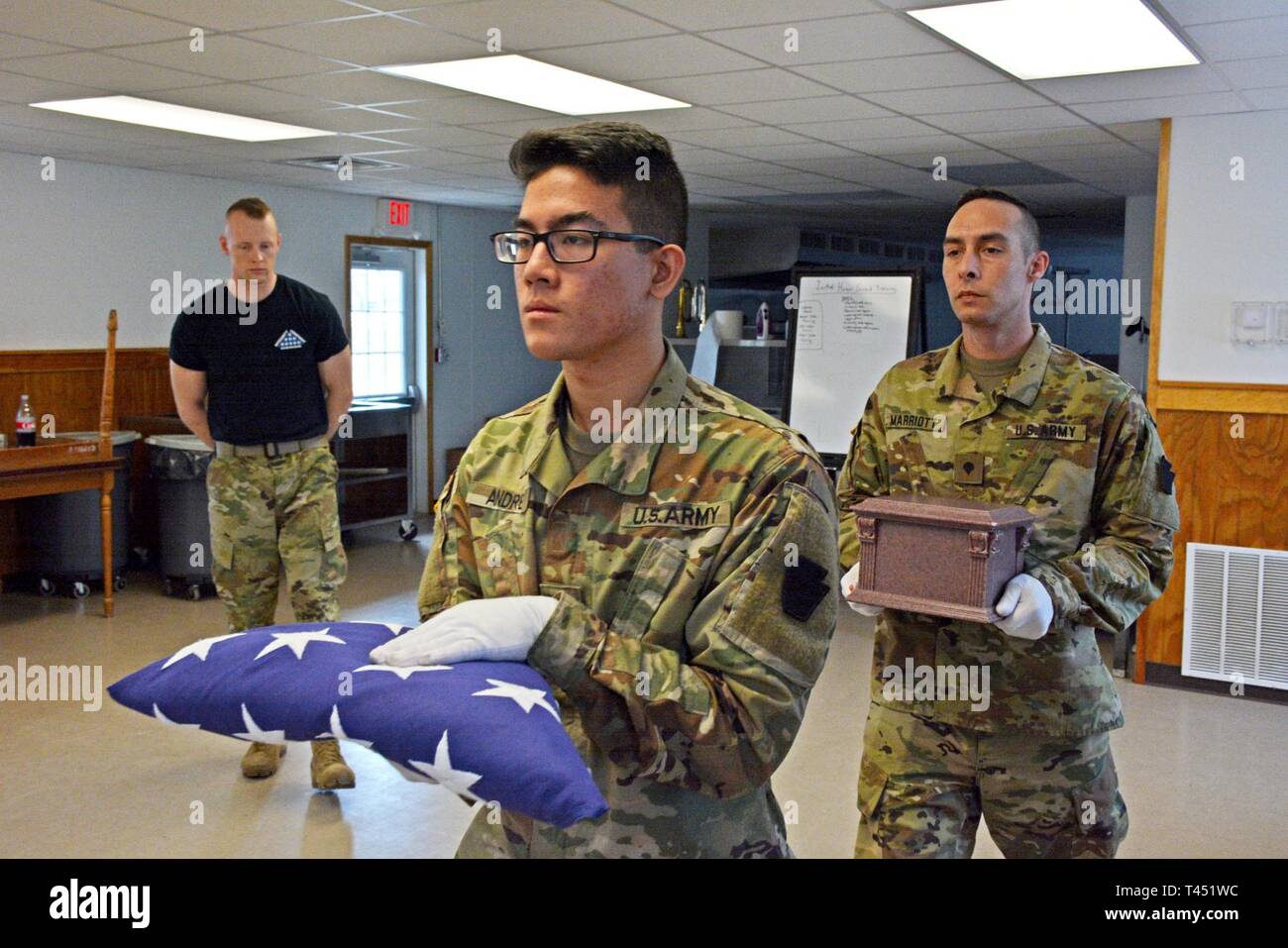 Pennsylvania army national guard military funeral honors team hires stock photography and