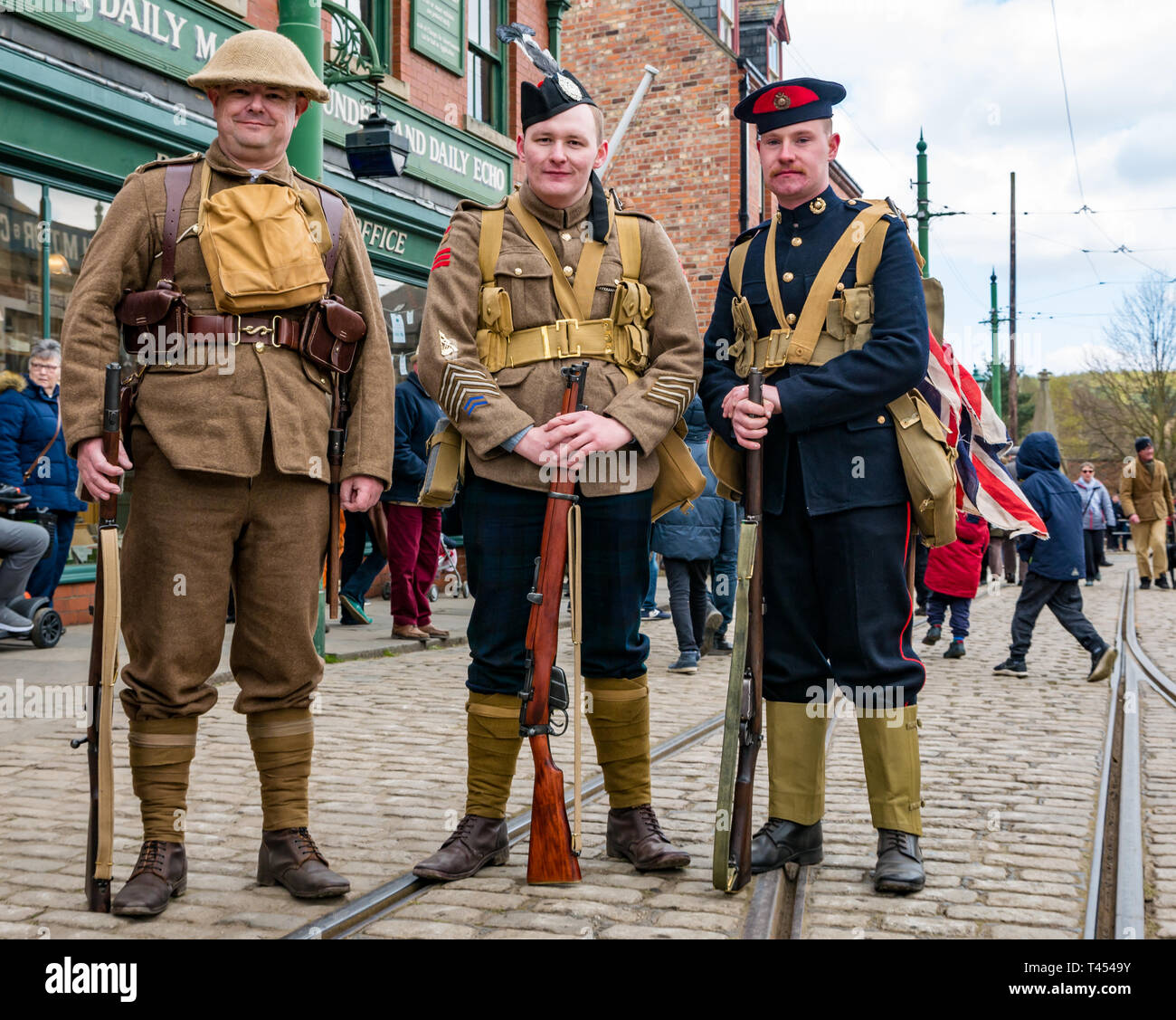 British royal family in scottish dress hi-res stock photography and ...