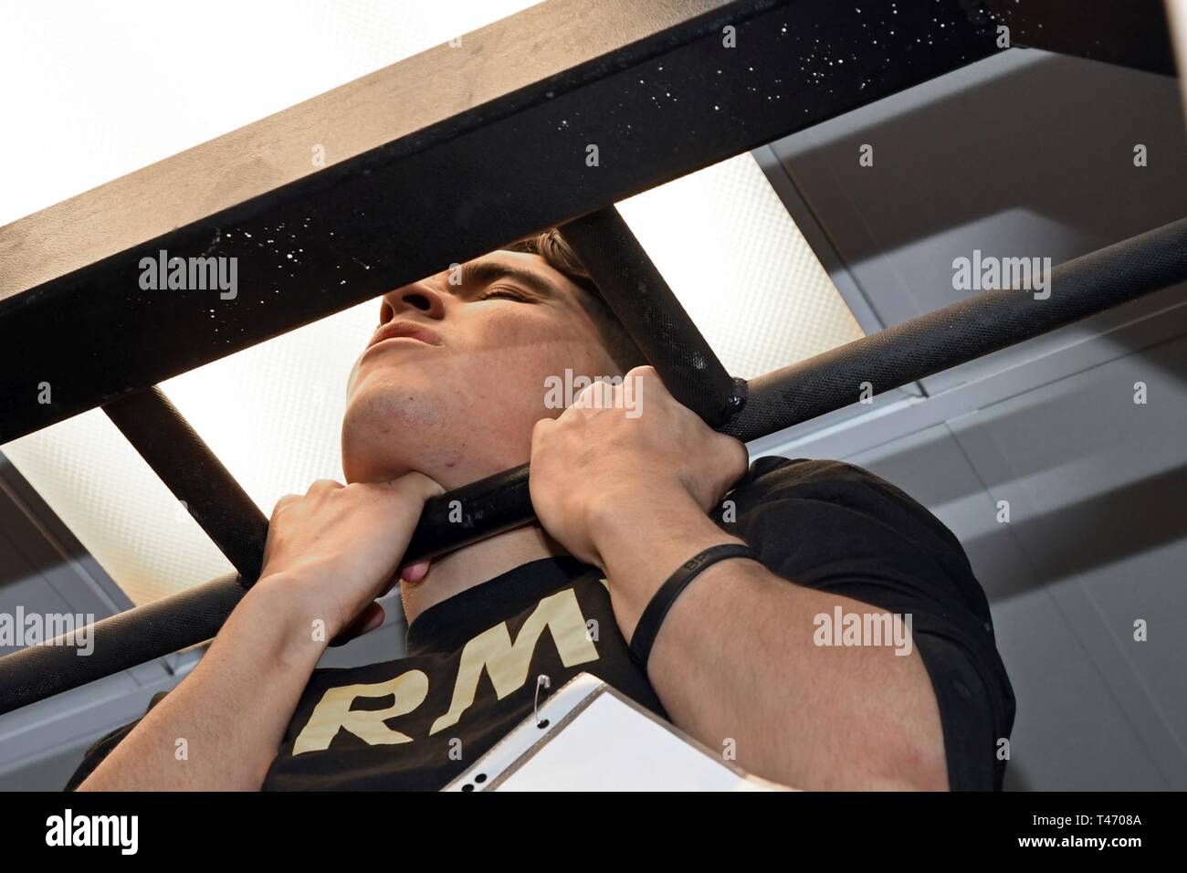 FORT BLISS, Texas A U.S. Army Soldier maintains his grip in the