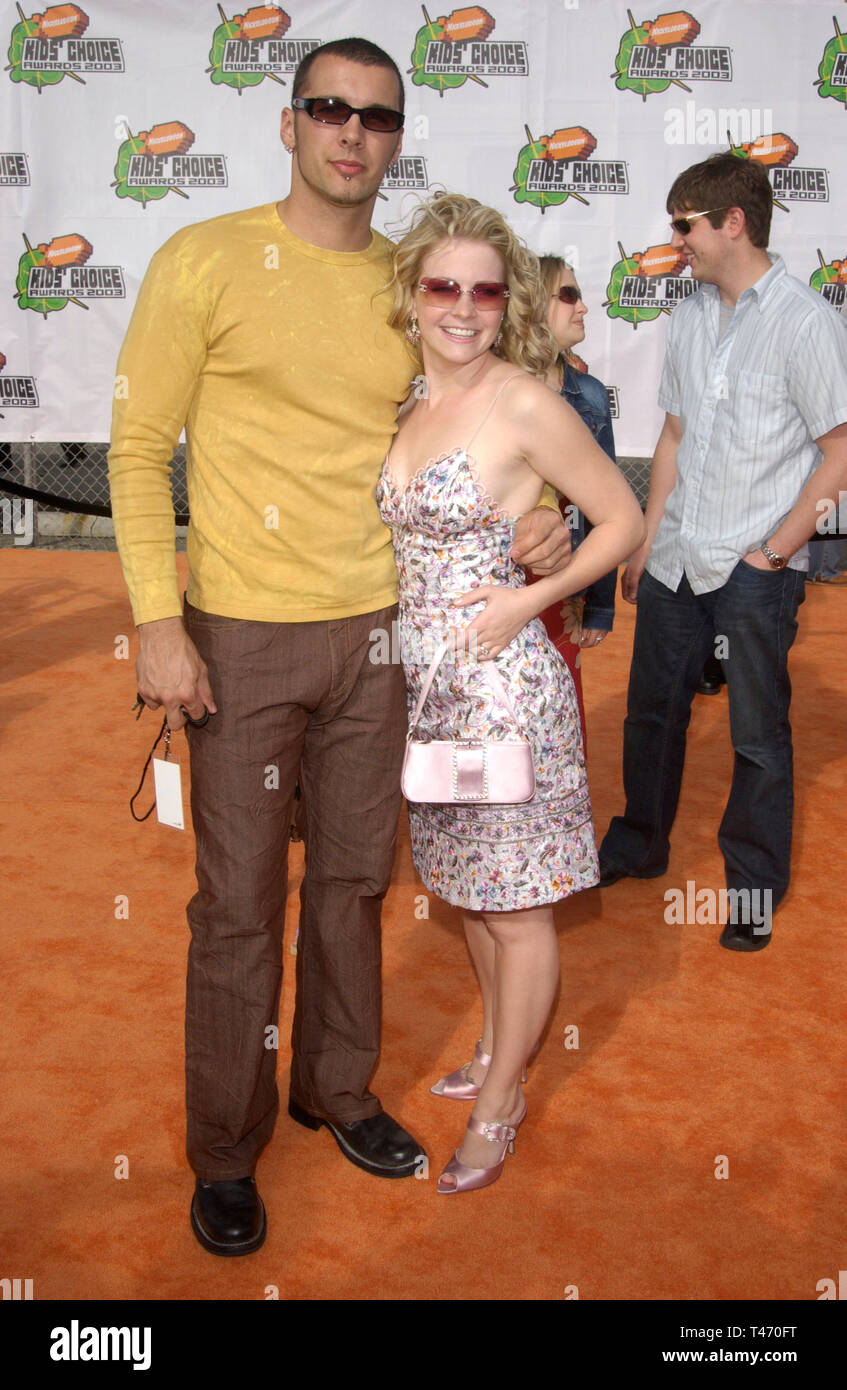 LOS ANGELES, CA. April 12, 2003: Actress MELISSA JOAN HART & fiancŽ at ...