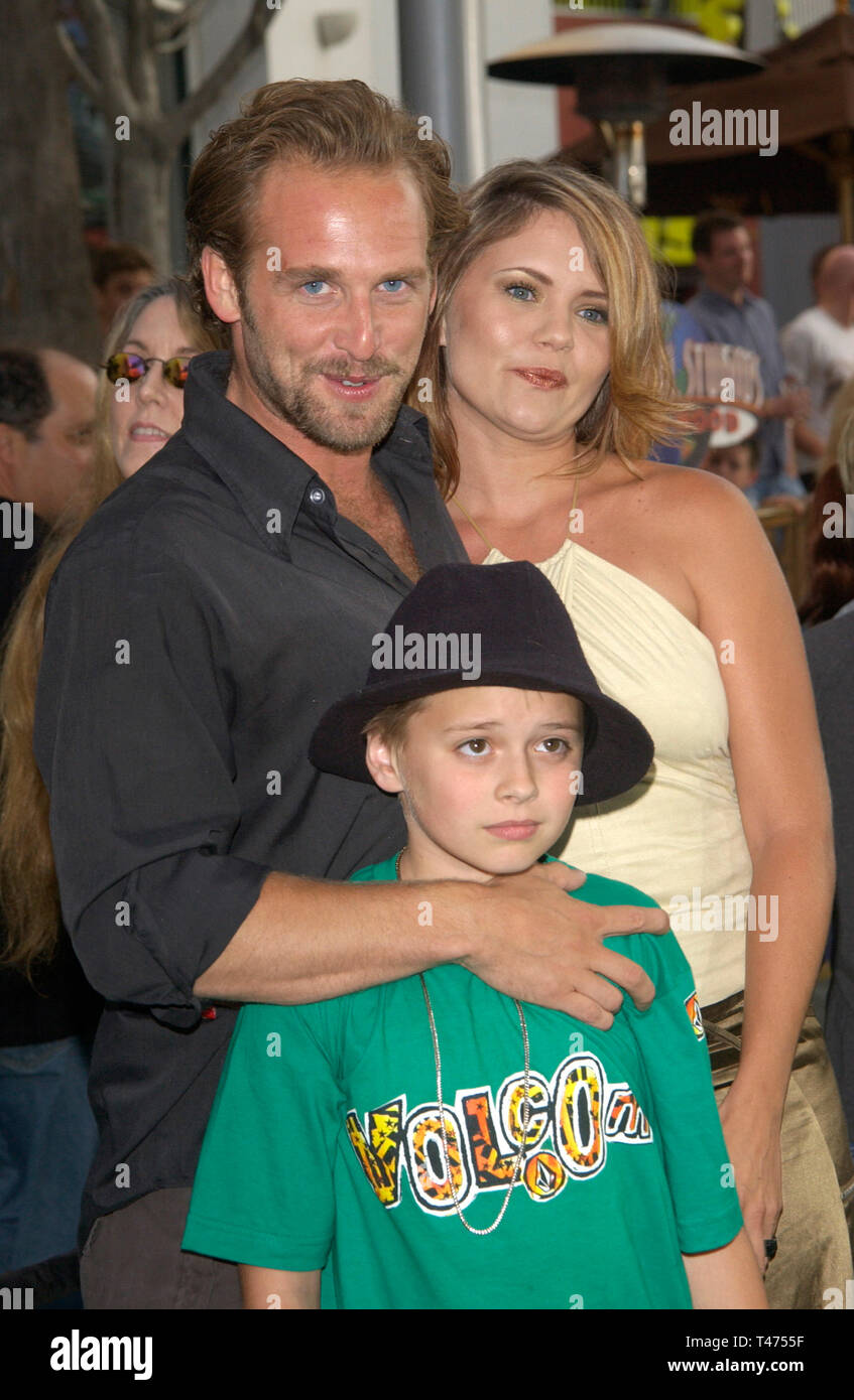 LOS ANGELES, CA. June 17, 2003: Actor JOSH LUCAS & family at world premiere of his new movie The Hulk at Universal Studios Hollywood. Stock Photo