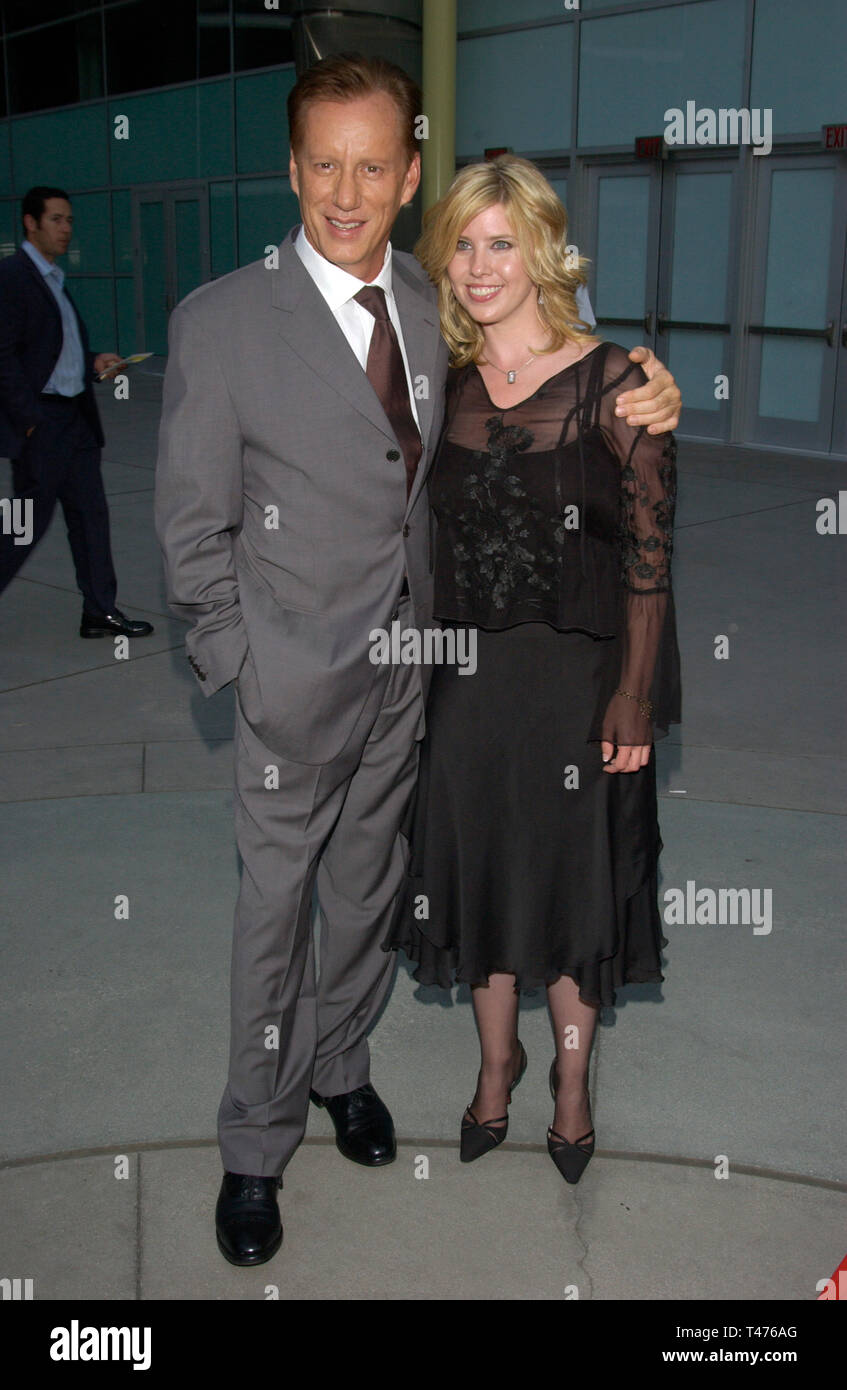 LOS ANGELES, CA. July 10, 2003: Actor JAMES WOODS & girlfriend DAWN DeNOON at the Los Angeles premiere of his new movie Northfork. Stock Photo
